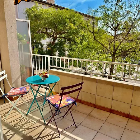 Apartment T2 Place De La Poste, Gare Sncf, Port Et A Moins De 5 Minutes A Pied ! Bandol